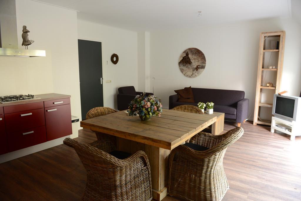 Appartementen Verhuur De Trijehoek Stiens ภายนอก รูปภาพ