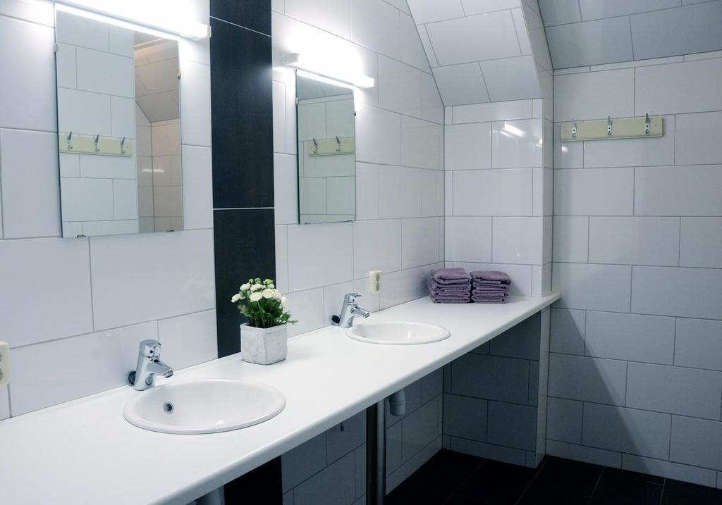 Appartementen Verhuur De Trijehoek Stiens ภายนอก รูปภาพ