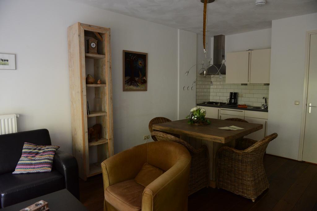 Appartementen Verhuur De Trijehoek Stiens ภายนอก รูปภาพ