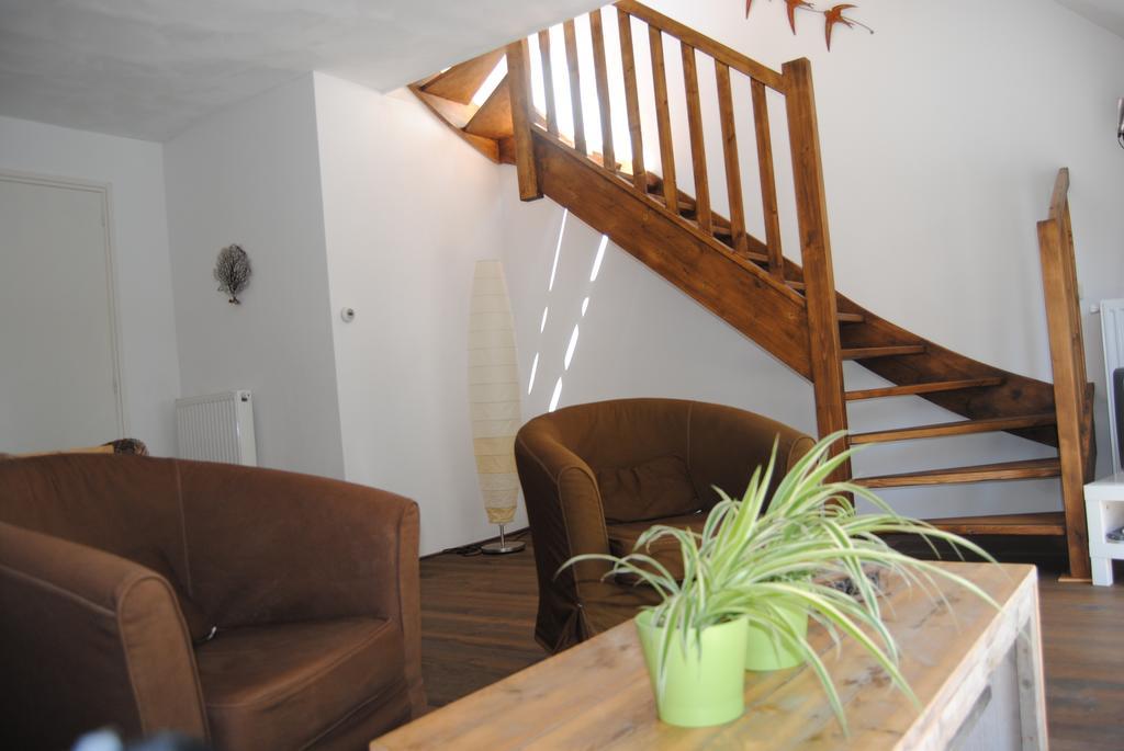 Appartementen Verhuur De Trijehoek Stiens ภายนอก รูปภาพ
