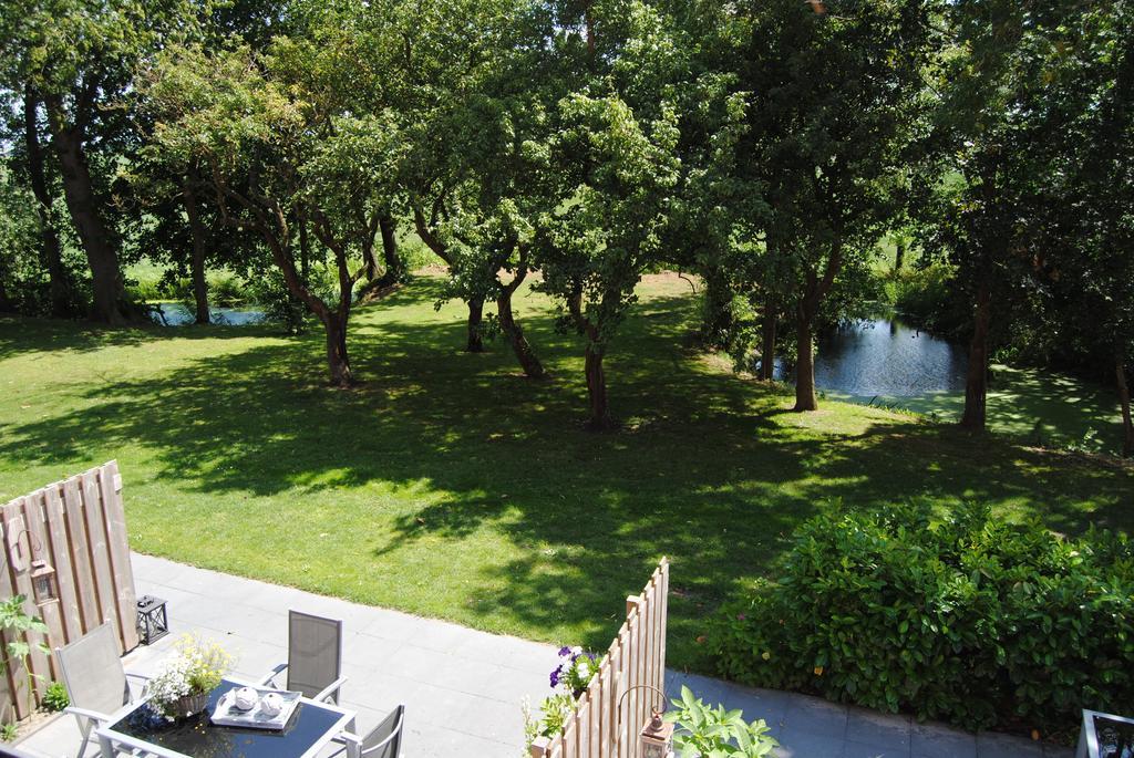 Appartementen Verhuur De Trijehoek Stiens ภายนอก รูปภาพ